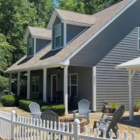 The Perfect View -Hiawassee upscale mountain cabin
