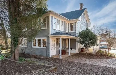 Renovated Duplex in Historic Old Salem Home M.C. Benton Jr. Convention Center 주변 호텔