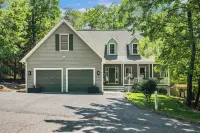 New! 3800 sq ft of Fun! Pool Table, Ping Pong, Pac-Man - in Resort - Sleeps 14