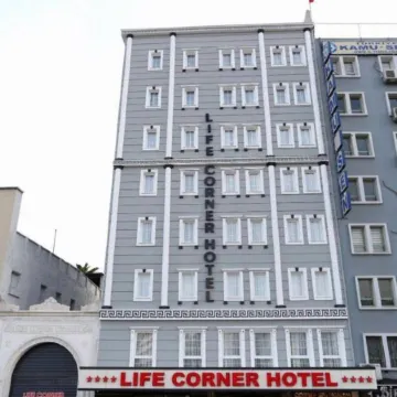 Life Corner Hotel