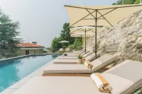 Pureview Luxury Suites - Pools