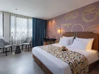 Iconic Hotel Hotels near The Cameri Theater