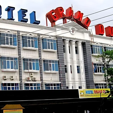 Hotel Grand Duta Syariah Отели рядом с достопримечательностью «Река Муси»