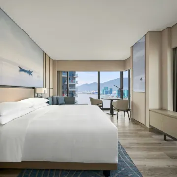 Courtyard by Marriott Danang Han River Отели рядом с достопримечательностью «Хан- Ривер»