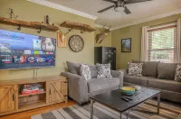 Cozy Bungalow Retreat w FirePit & Grill