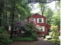Classic Pocono Mountain Cottage in Split Rock