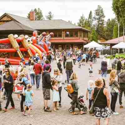 The Bear Cabin: 5Min Walk to Village & 12 Sharc Passes, EV Charger Others