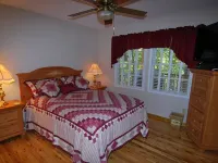 NC Cabin Creekside: Stunning Creek Views, Sleeps 7 —5 Stars