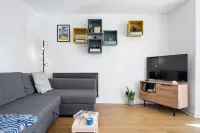 Cornish Travel Pad - Moments off Fistral Beach & Newquay Town (Pet Friendly)