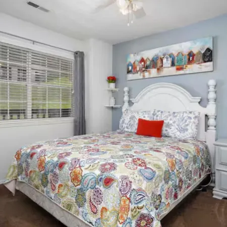 Charming 2-bedroom Penthouse condo with AC, WiFi in lovely BransonMo