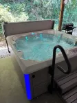 Cozy Comfort. Close to Town, But in Private, Quiet Area. New Hot Tub Aug 2025