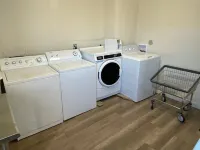 1-bedroom suite on 1st Fl. in Green River with AC, WiFi, a kitchen and laundry.