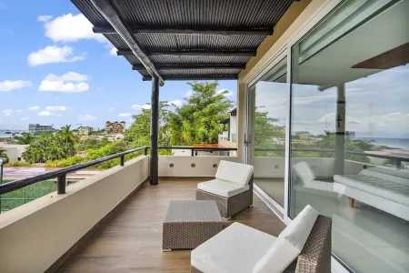 Spacious villa in brilliant Bucerías with AC, Chef, Pool