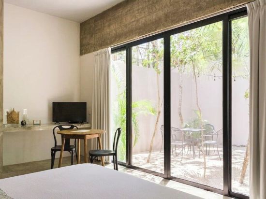 K6 - Private Rooftop&Patio/Near the beach/two beautiful pools