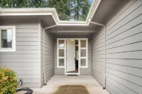 Large Open Home - Gourmet Kitchen - Pool Table