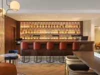 Hotel Railwayparc Montreal, Tapestry Collection by Hilton Hotels near Des Rapides Park
