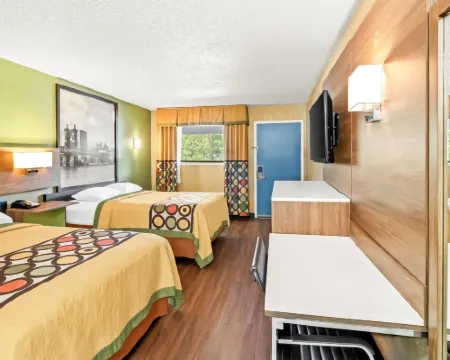 Super 8 by Wyndham Cincinnati/Springdale Oh Hotels in Springdale