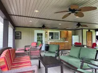 Charming 4-bedroom house with WiFi and AC in Branchport