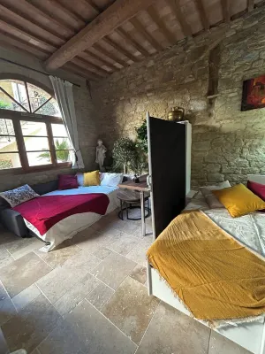 Studio Avec Cour Privative