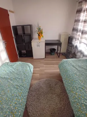 Chambre Avec 2 Lits Simples Hotels in Venissieux