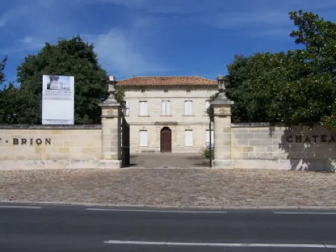 La Maison de Pessac Hotels near Chateau Pape Clement