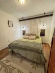 Charming 3-bedroom chalet with WiFi, AC in welcoming Tobyhanna