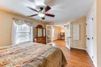 Beautiful Water-Front Cabin with Firepit in Hayesville NC