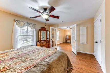 Beautiful Water-Front Cabin with Firepit in Hayesville NC