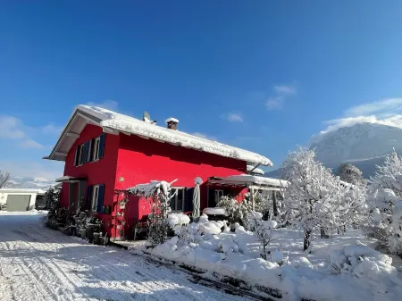 Seidenhuhn vacation apartment - dog-friendly apartment with balcony and mountain view