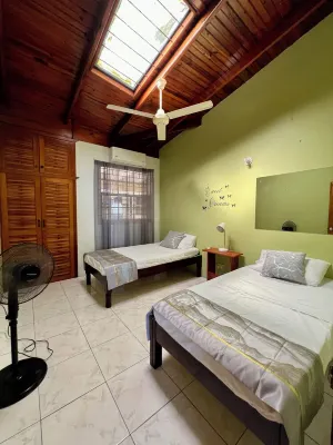 Boscobel White House with Beach Access.3 minute drive from Ian Fleming Airport Hotels in Boscobel