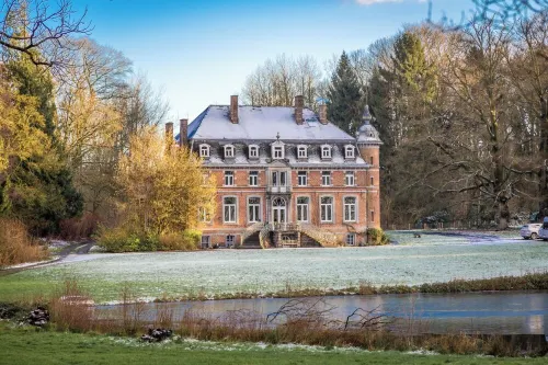 Forest cottage on quiet estate. Close to Pairi Daiza Shape Google Jurbise - Mons