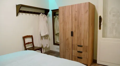 Dog-friendly vacation home near Pater Karel Chapel & off-leash dog area Hotels in Sittard-Geleen