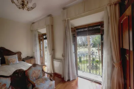 Duplex apartment located in the privileged environment of the Fuente del Rey