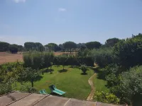 Terraced house a stone's throw from the sea
