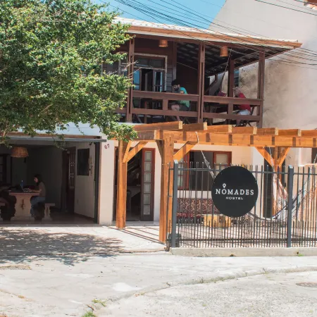 Nômades Beach House - Adventure Hostels