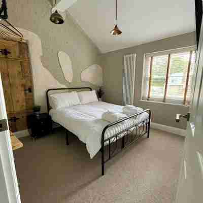 Tudor Rose Townhouse. Vibrant, modern and in the heart of King’s Lynn! Rooms