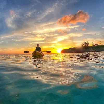 WATERFRONT W/POOL, TAMARIND TREE Hotels in 