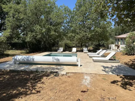 Sous les Oliviers, Villa 6 Personnes Tranquille, Climatisée, Piscine Privée