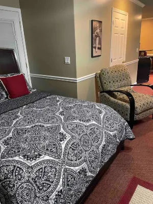 Hank Williams hang out Hotels in Camden