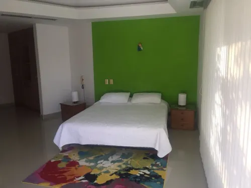 Casa amplia, independiente, fresca, acogedora. Condominio El Peñon Giraradot