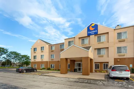 Comfort Inn & Suites Green Bay Stadium Area Отели в г. Ашваюбенон