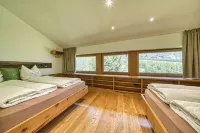 Large Premium Apartment on Organic Farm - Quiet Location - Panorama - Families - Hiking Hotels in Partschins