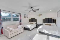 Entire House 3 Bedroom Pets Parties Events Permitted 5 Minutes Drive to Beach