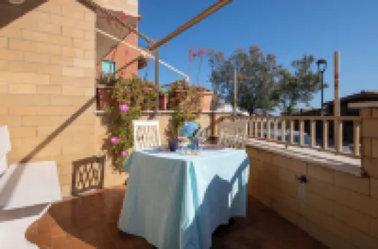 Jade house facing the sea just a stone's throw from Rome