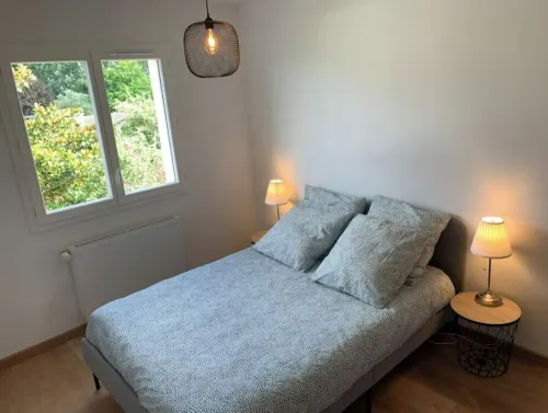 Large new 3-bedroom house for 6 people Hotels in Saint-Loubes