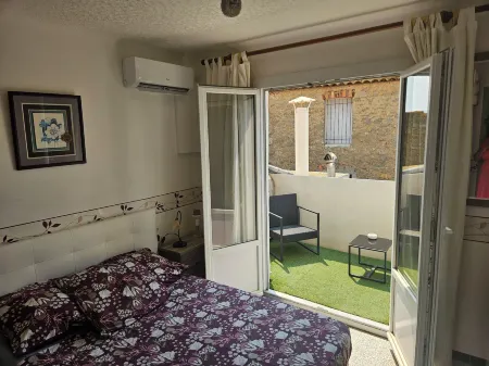 Serge le Belge - Sejour Authentique Chez l Habitant a Lezignan Corbieres Отели в г. Сиран