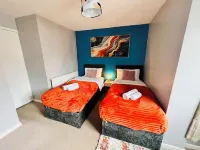 2‑Bed Luxe Retreat near Leagrave Stn, L&D Hosp, LTN Airport & Whipsnade Zoo.