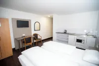 Hotel am Schillerplatz - Hostels