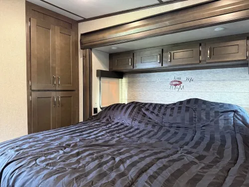 Glamping RV 1 Bed 1 Bath