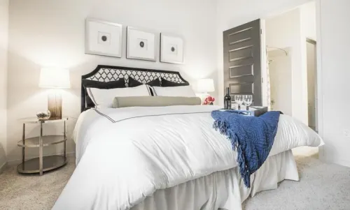 Luxurious 2-bedroom condo with WiFi, AC in fabulous Los Angeles